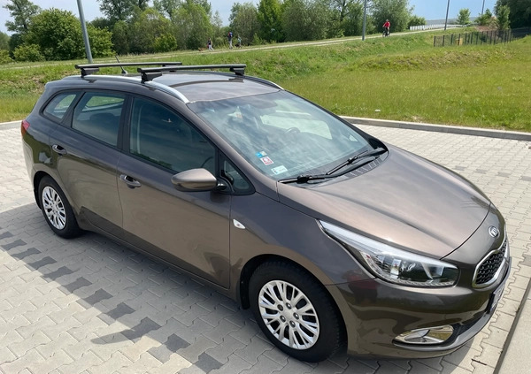 Kia Ceed cena 39500 przebieg: 159390, rok produkcji 2014 z Dzierżoniów małe 121